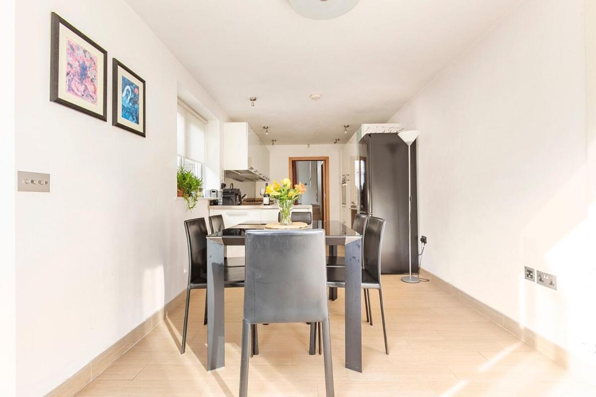 Italian Designed Victorian Terrace Flat In Fulham Appartement Londres